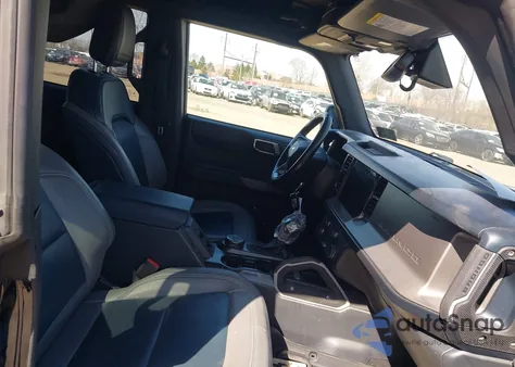 2021 Ford Bronco Outer Banks z USA, uszkodzony, nr VIN 1FMDE5BH1MLA88205